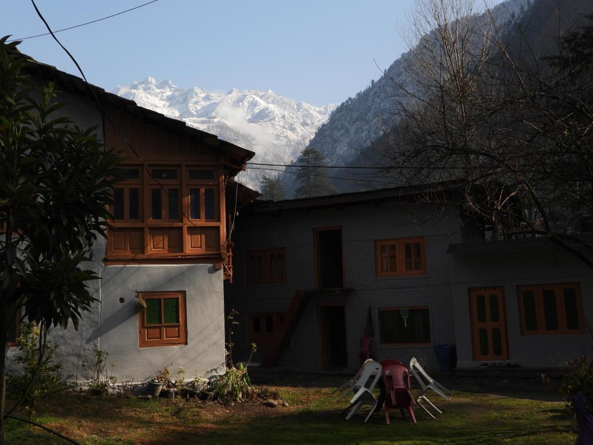 The Royal Orchard Kasol Hotel Exterior foto