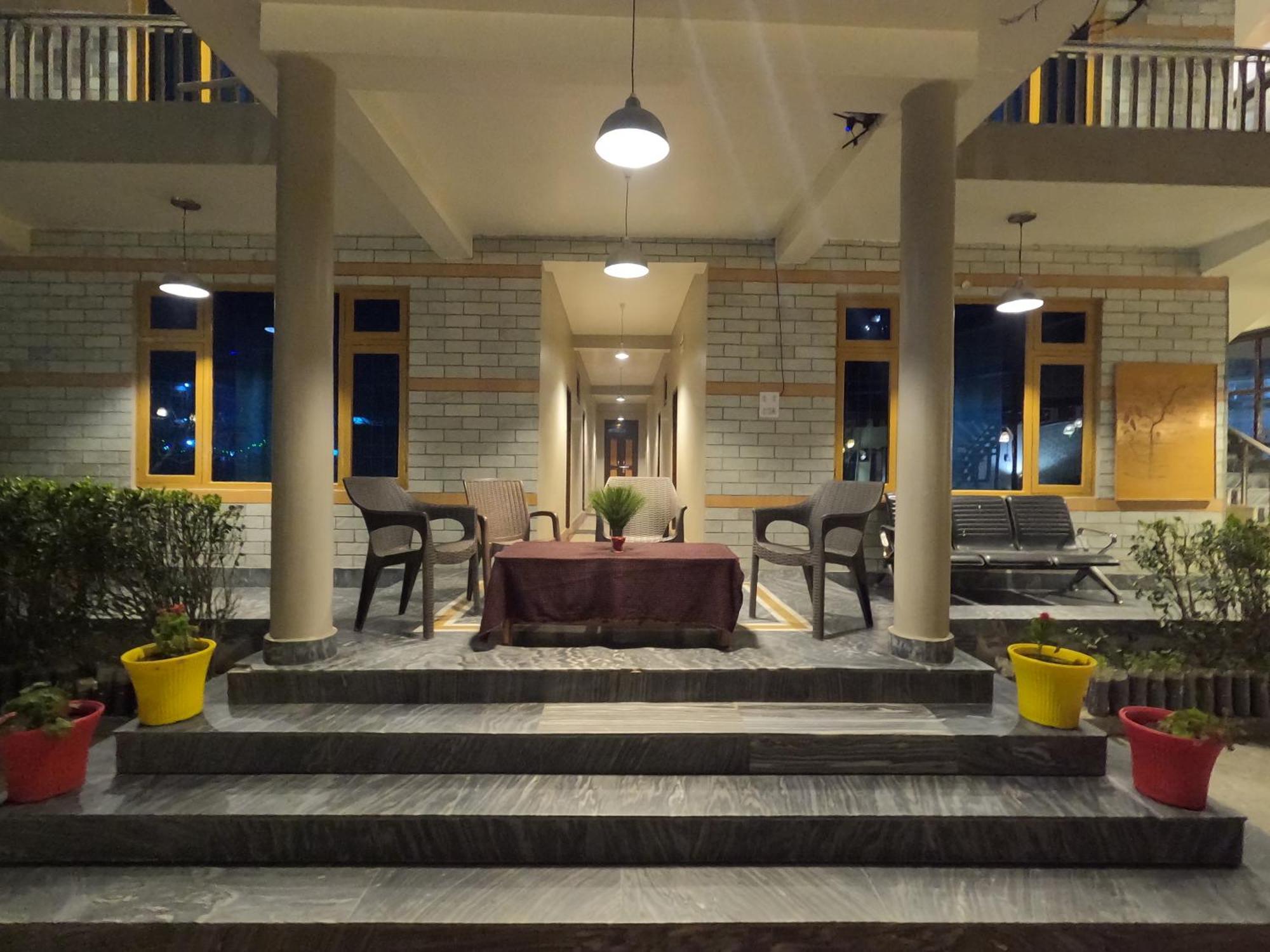 The Royal Orchard Kasol Hotel Exterior foto