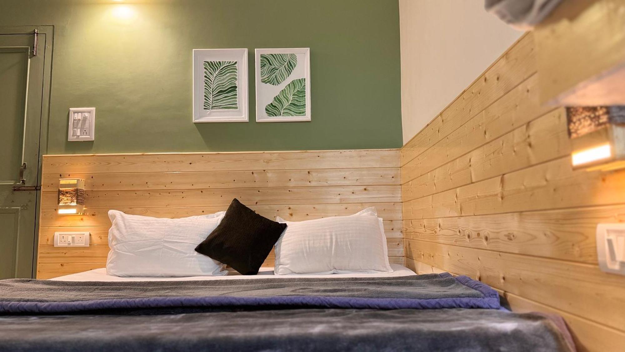 The Royal Orchard Kasol Hotel Exterior foto